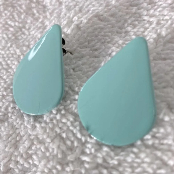 Vintage Light blue Painted Metal Teardrop Shaped Clip On  Earrings - Picture 5 of 6
